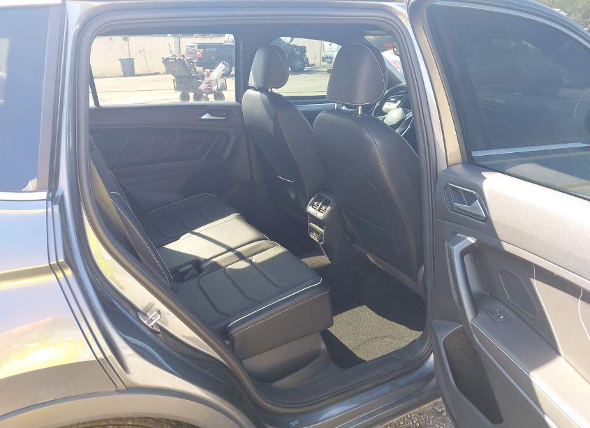 Thumbnail 15 of 2022 VOLKSWAGEN TIGUAN 2.0T SEL R-LINE