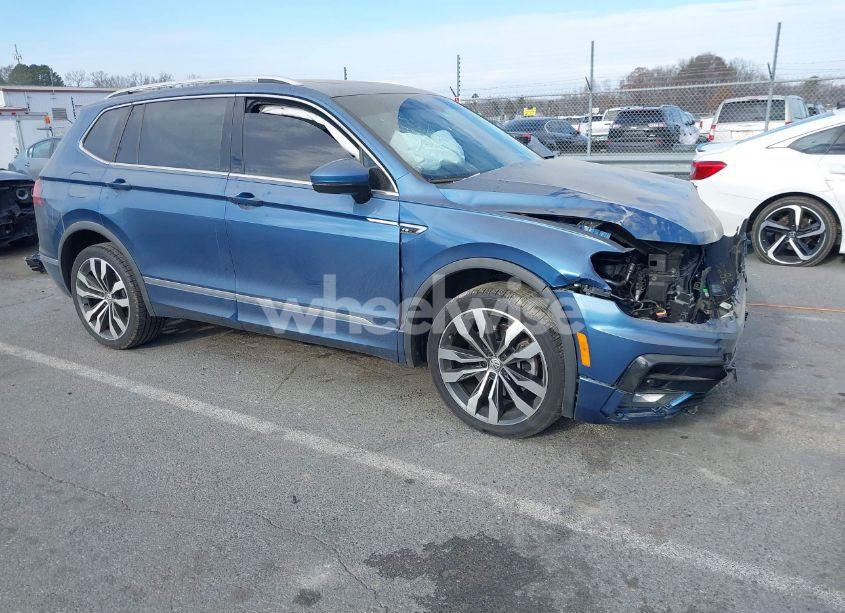 Main photo of 2018 VOLKSWAGEN TIGUAN 2.0T SEL PREMIUM with VIN 3VV5B7AX0JM218427
