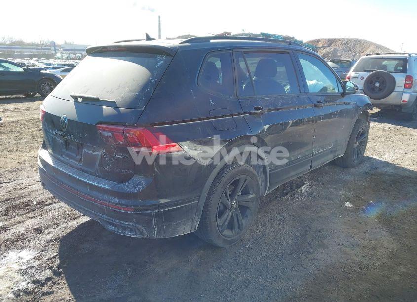 Thumbnail 11 of 2024 VOLKSWAGEN TIGUAN 2.0T SE R-LINE BLACK