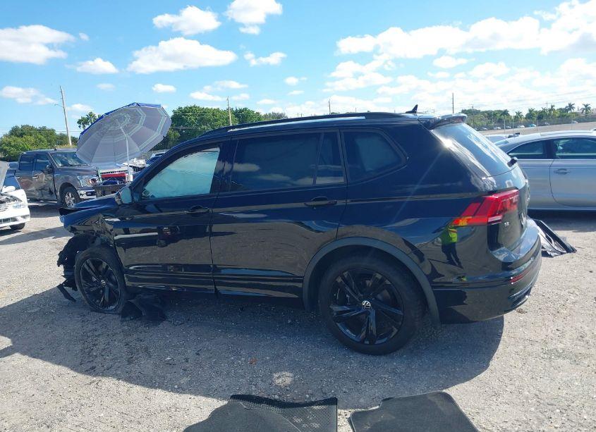 Thumbnail 7 of 2023 VOLKSWAGEN TIGUAN 2.0T SE R-LINE BLACK