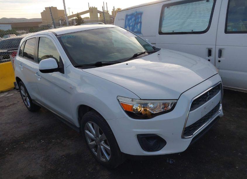 Photo of MITSUBISHI OUTLANDER SPORT ES