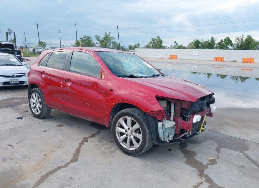 Photo of MITSUBISHI OUTLANDER SPORT ES