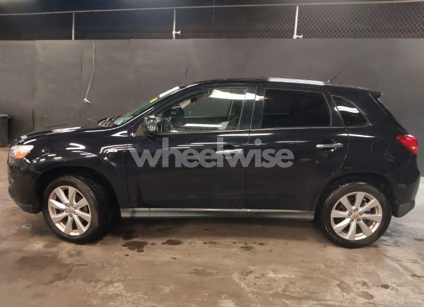 Thumbnail 6 of 2014 MITSUBISHI OUTLANDER SPORT ES