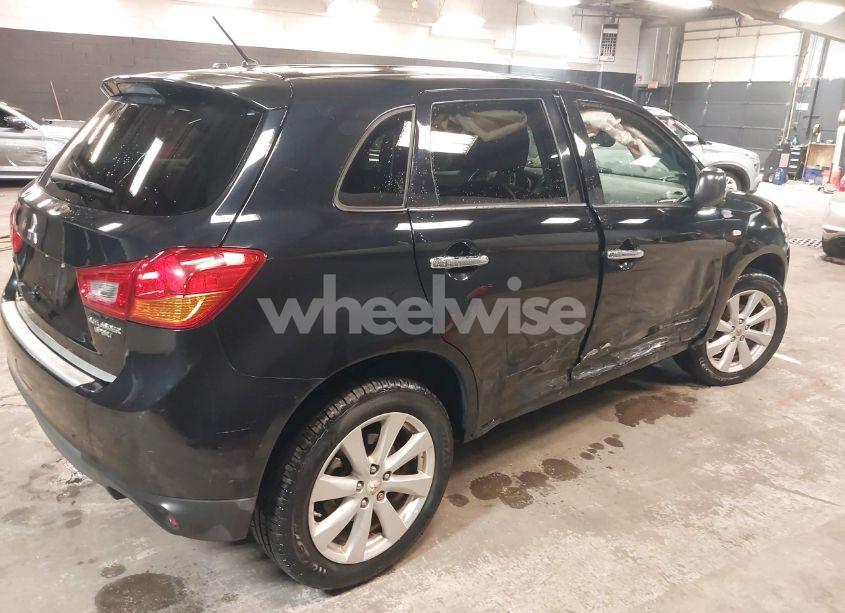 Thumbnail 11 of 2014 MITSUBISHI OUTLANDER SPORT ES
