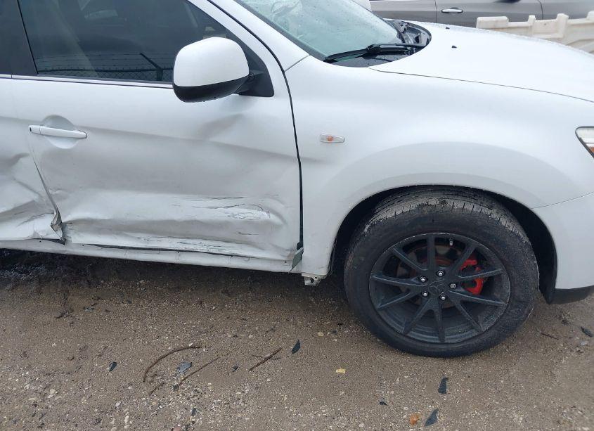Thumbnail 9 of 2015 MITSUBISHI OUTLANDER SPORT SE