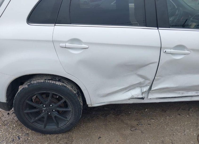 Thumbnail 10 of 2015 MITSUBISHI OUTLANDER SPORT SE