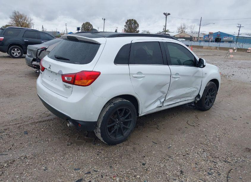 Thumbnail 14 of 2015 MITSUBISHI OUTLANDER SPORT SE