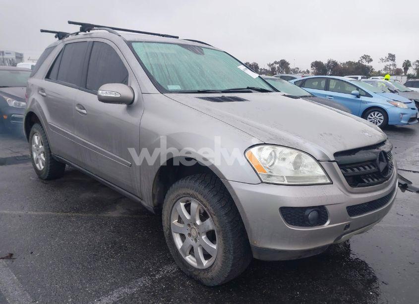 Main photo of 2006 MERCEDES-BENZ ML 350 4MATIC with VIN 4JGBB86E76A075782