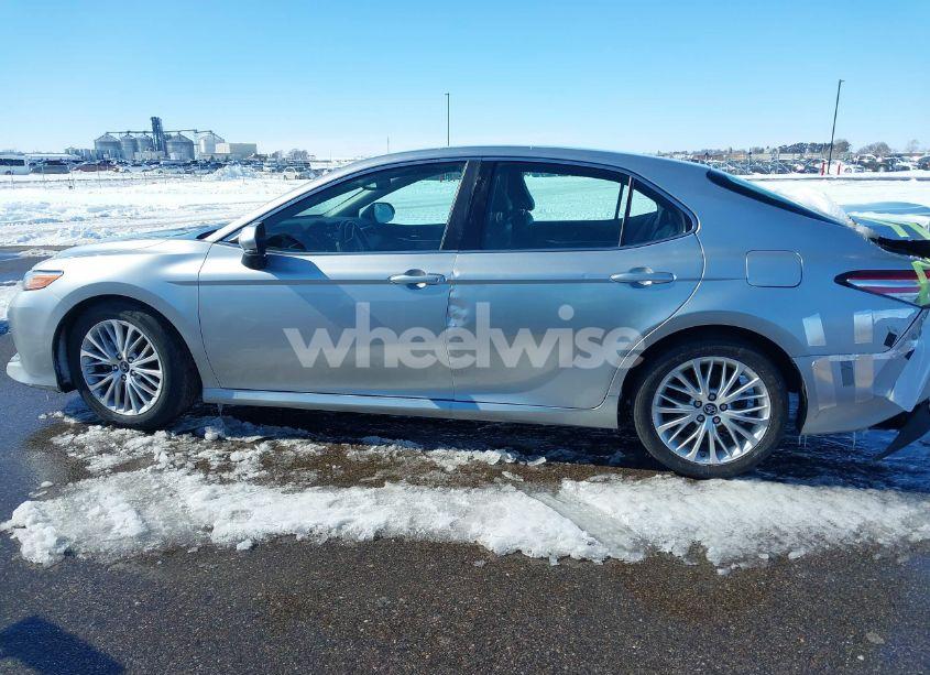 Thumbnail 6 of 2018 TOYOTA CAMRY XLE