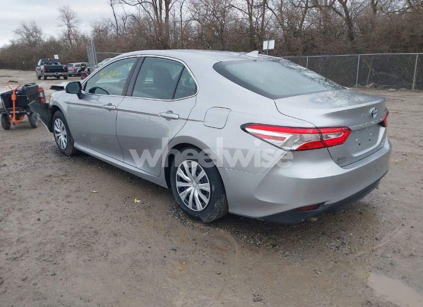 Thumbnail 13 of 2019 TOYOTA CAMRY HYBRID LE