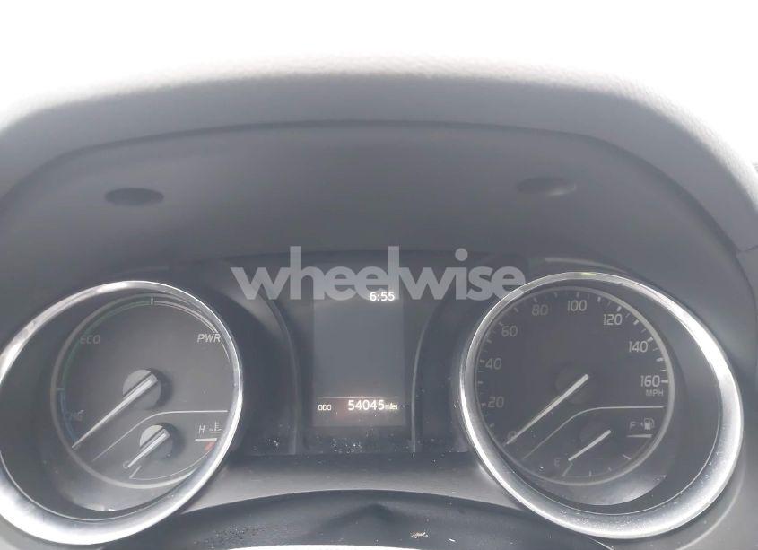 Thumbnail 17 of 2019 TOYOTA CAMRY HYBRID LE