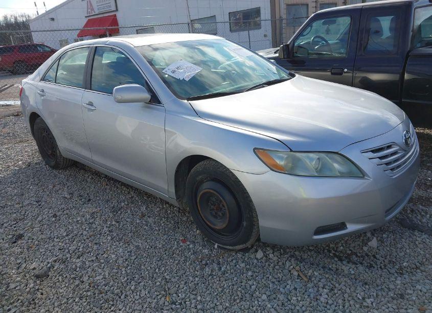 Photo of TOYOTA CAMRY LE