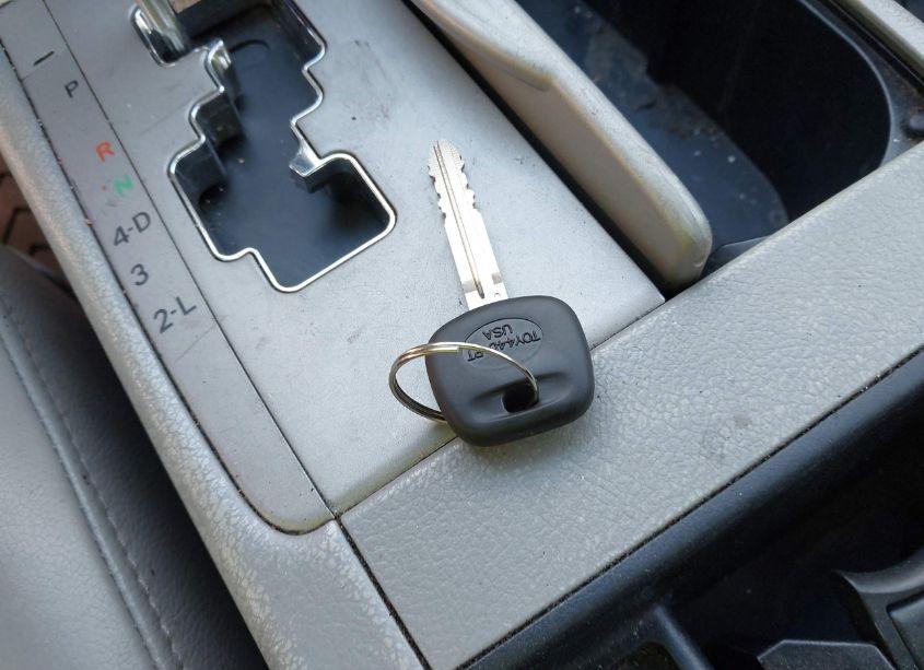 Thumbnail 3 of 2009 TOYOTA CAMRY LE