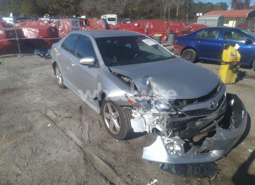 Main photo of 2014 TOYOTA CAMRY SE with VIN 4T1BF1FK3EU404279