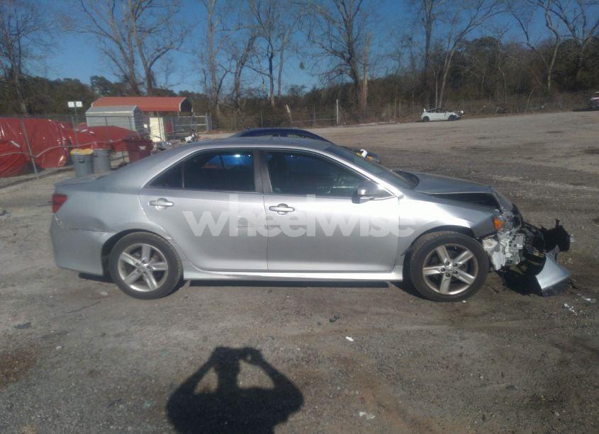 Thumbnail 6 of 2014 TOYOTA CAMRY SE