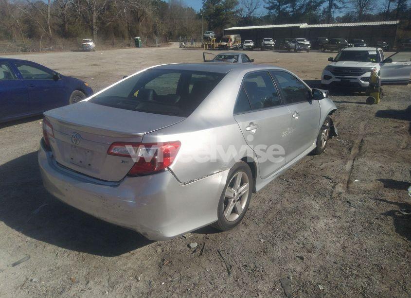 Thumbnail 12 of 2014 TOYOTA CAMRY SE