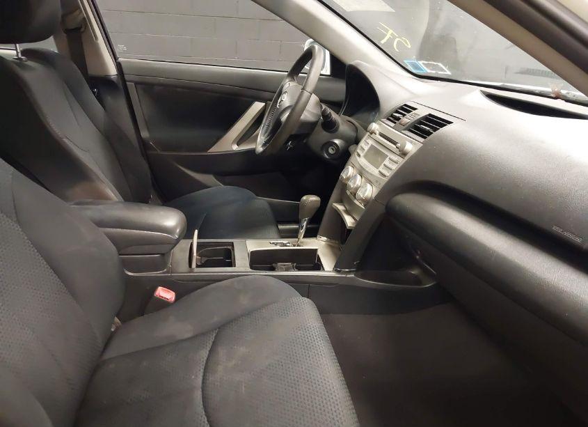 Thumbnail 12 of 2011 TOYOTA CAMRY SE