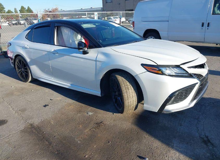 Photo of TOYOTA CAMRY XSE