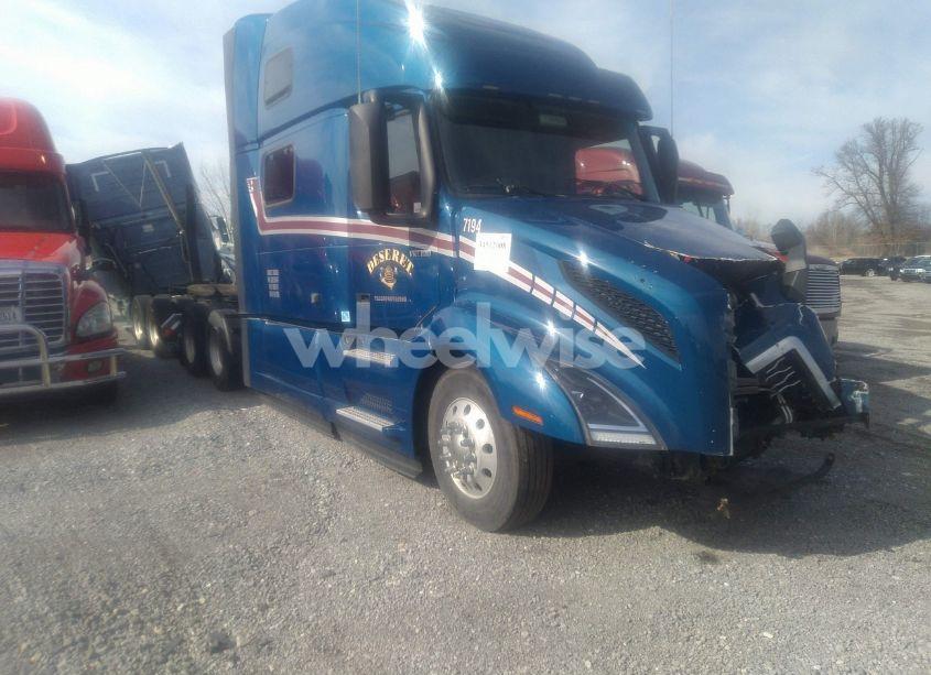 Photo of VOLVO VNL