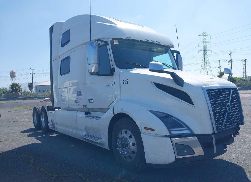 Photo of VOLVO VNL