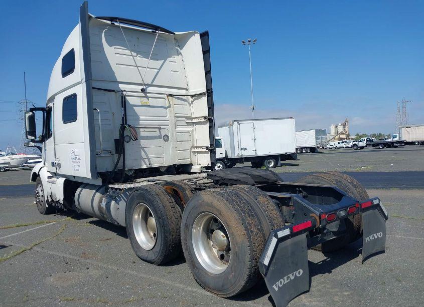 Thumbnail 15 of 2020 VOLVO VNL