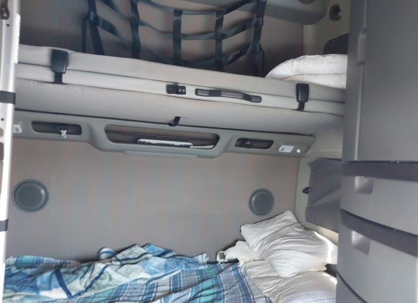 Thumbnail 19 of 2020 VOLVO VNL