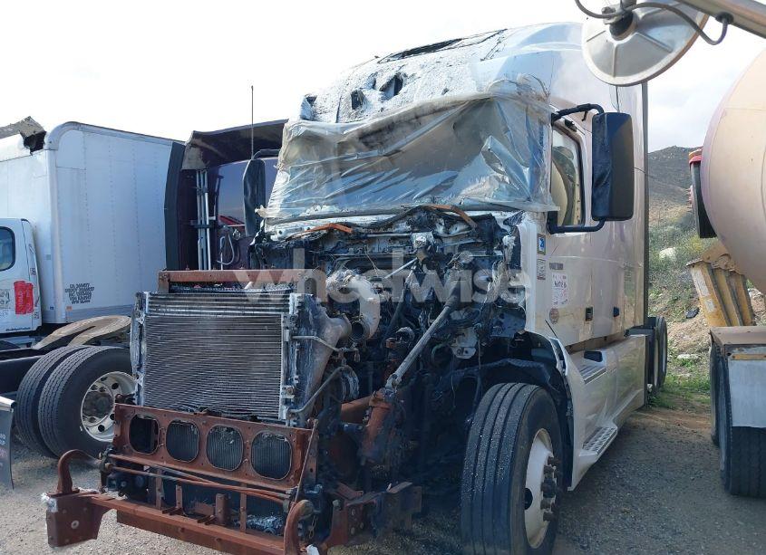 Thumbnail 7 of 2022 VOLVO VNL