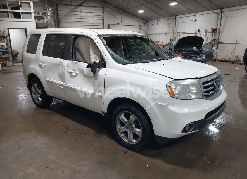 Main photo of 2015 HONDA PILOT EX with VIN 5FNYF4H47FB018568