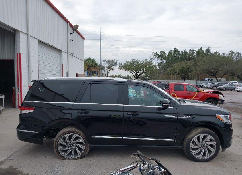 Thumbnail 5 of 2023 LINCOLN NAVIGATOR RESERVE