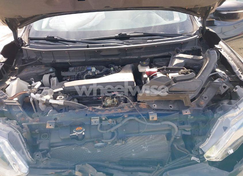 Thumbnail 2 of 2015 NISSAN ROGUE SV