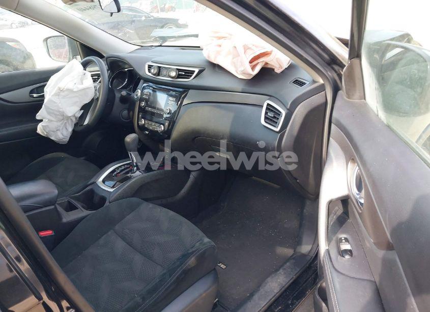 Thumbnail 13 of 2015 NISSAN ROGUE SV