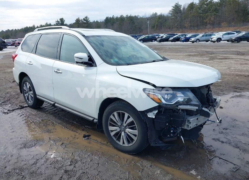 Main photo of 2017 NISSAN PATHFINDER SL with VIN 5N1DR2MM2HC633380