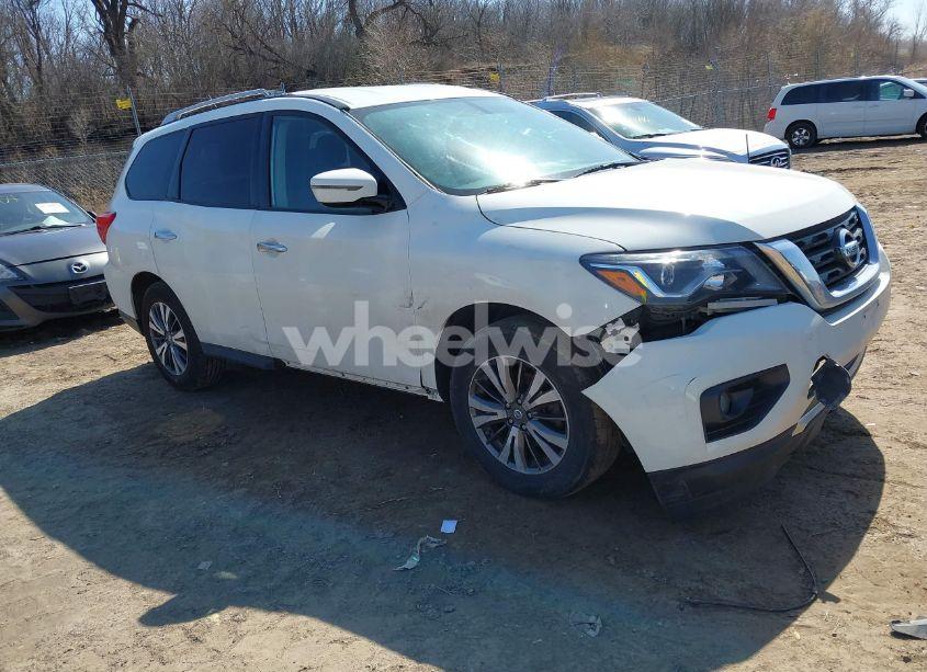 Main photo of 2017 NISSAN PATHFINDER SV with VIN 5N1DR2MM8HC667792