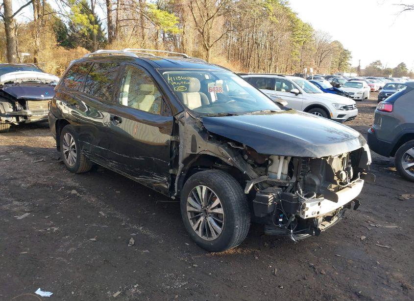 Photo of NISSAN PATHFINDER SV