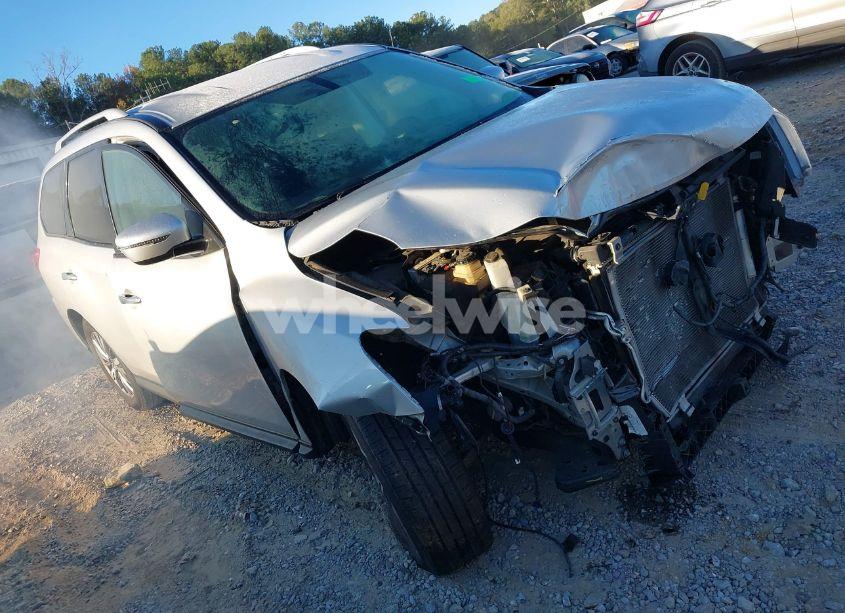 Photo of NISSAN PATHFINDER SV