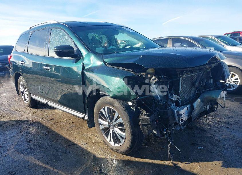 Photo of NISSAN PATHFINDER SV
