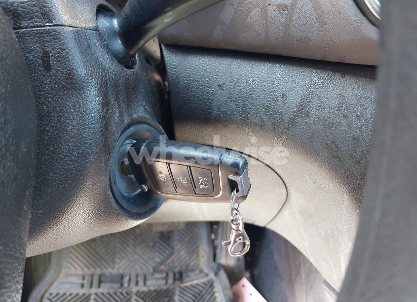 Thumbnail 3 of 2020 HYUNDAI SANTA FE SE