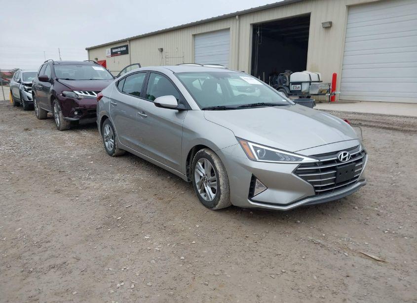 Photo of HYUNDAI ELANTRA SEL