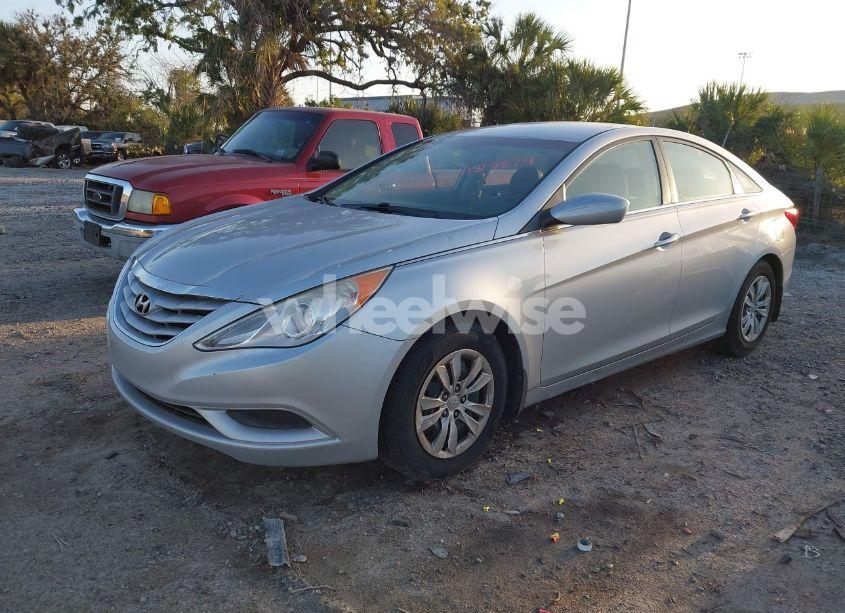 Thumbnail 4 of 2012 HYUNDAI SONATA GLS