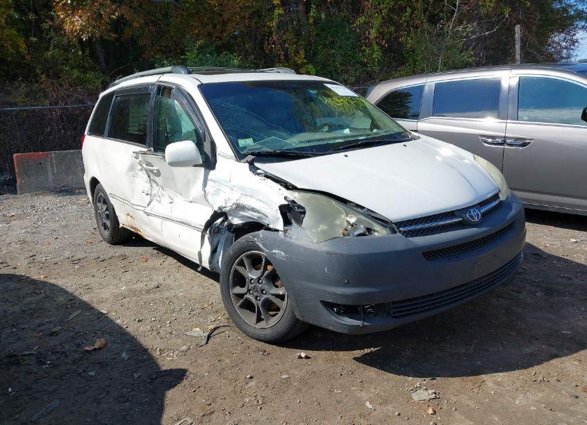 Photo of TOYOTA SIENNA XLE LIMITED