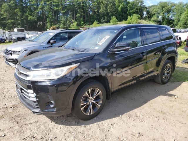 2018 TOYOTA HIGHLANDER LE