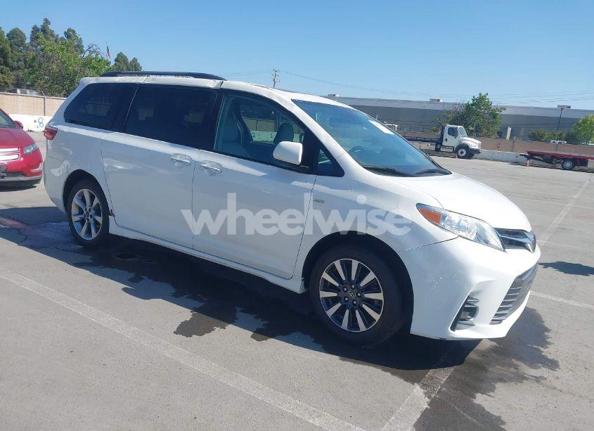 Photo of TOYOTA SIENNA XLE 7 PASSENGER