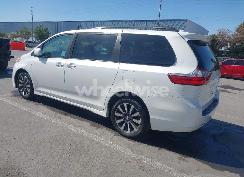 Thumbnail 11 of 2019 TOYOTA SIENNA XLE 7 PASSENGER
