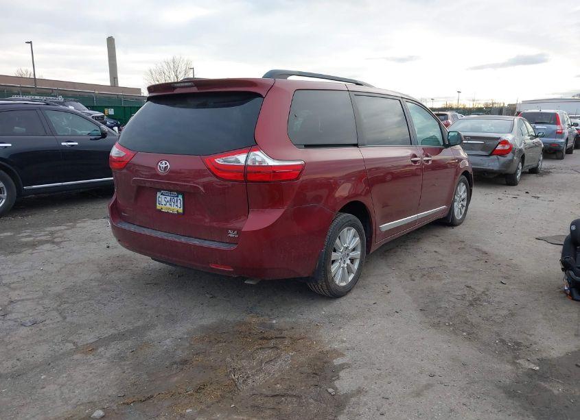 Thumbnail 10 of 2017 TOYOTA SIENNA XLE 7 PASSENGER
