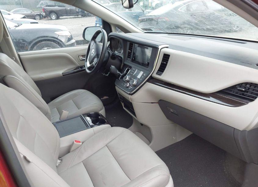 Thumbnail 11 of 2017 TOYOTA SIENNA XLE 7 PASSENGER