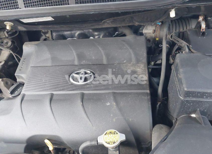 Thumbnail 2 of 2015 TOYOTA SIENNA LE 7 PASSENGER