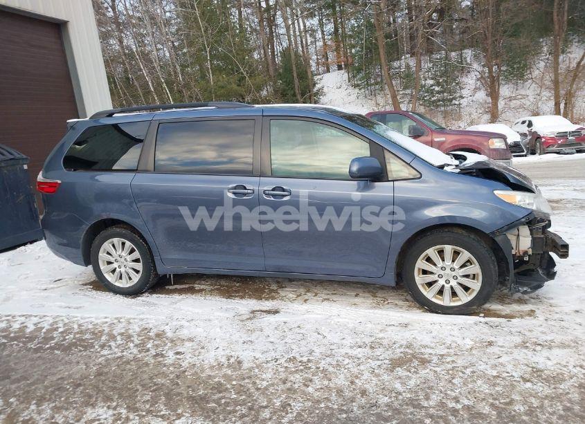 Thumbnail 5 of 2015 TOYOTA SIENNA LE 7 PASSENGER