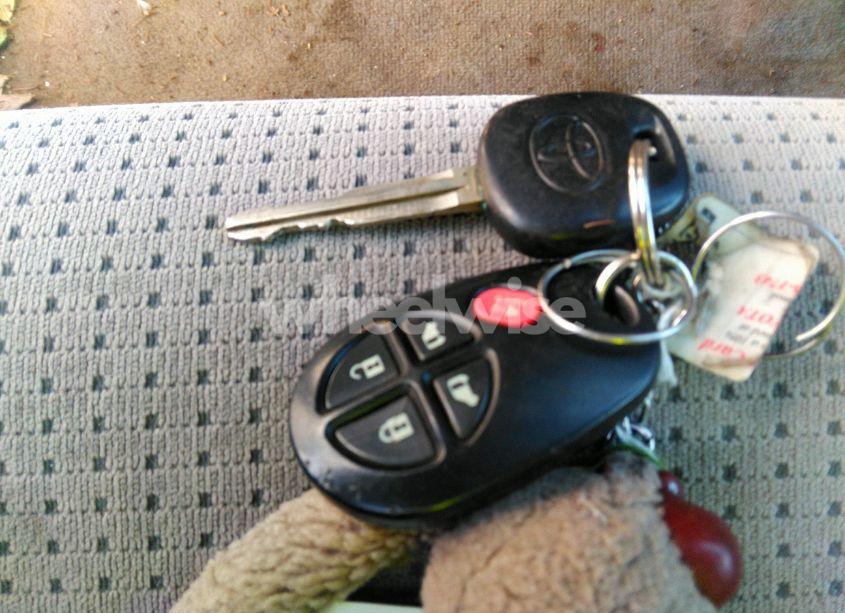 Thumbnail 3 of 2010 TOYOTA SIENNA LE