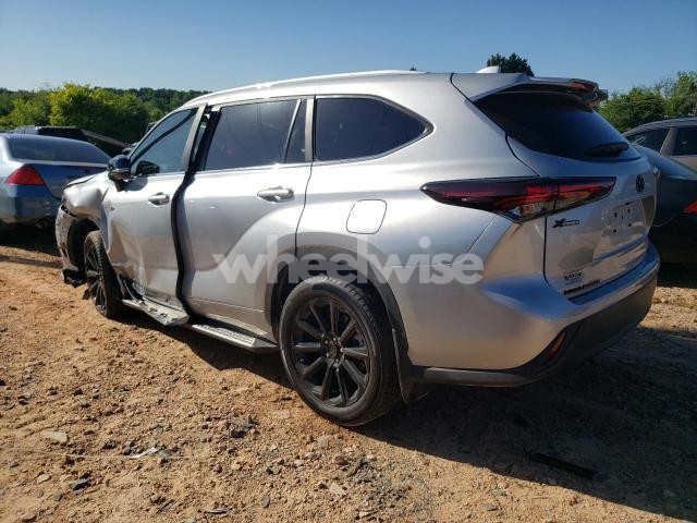 2024 TOYOTA HIGHLANDER LE