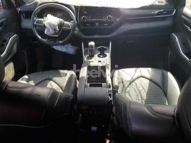 2024 TOYOTA HIGHLANDER LE